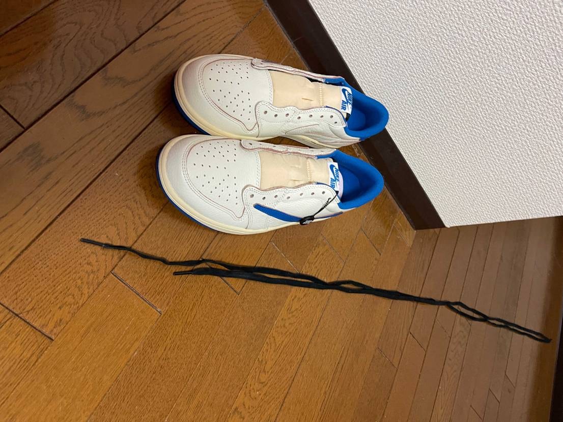 シューレースの長さが10センチも違うんだがw
たしかユーチューバーの人これで返