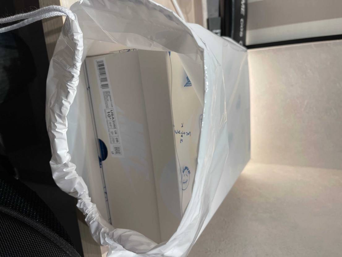 WEEKEND購入の黒タグ付きの良個体です。
28.5セン