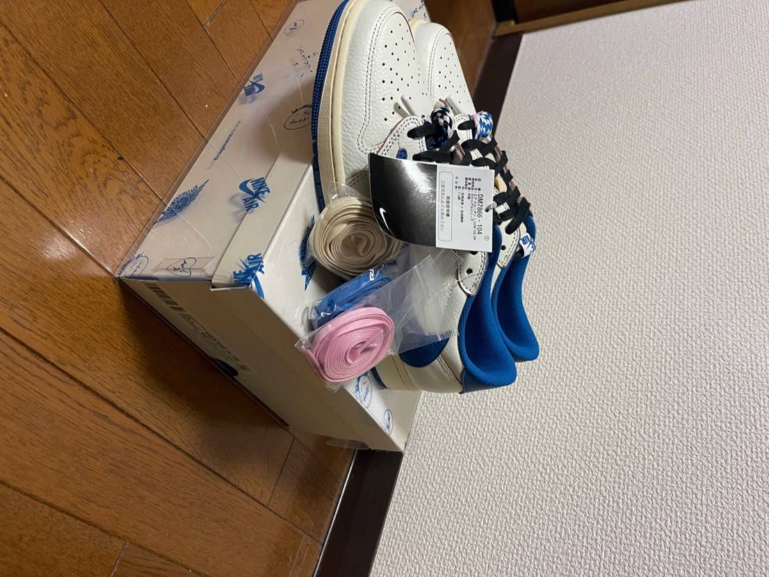 自身でWEEKENDで購入した黒タグ付きのワンオーナーとなり