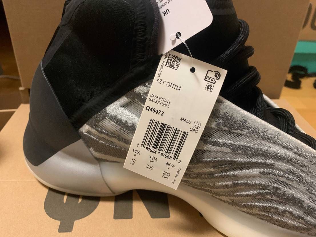 スニダンでQNTMを買ったのですが、初めて見るタグで少々困惑しています。
最近