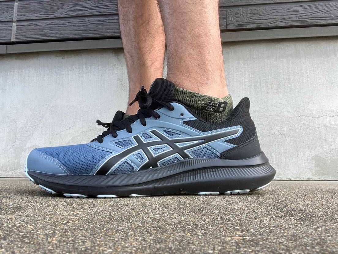 asics jolt4 スティールブルー
名前に惹かれて購入
走り心地はまぁ