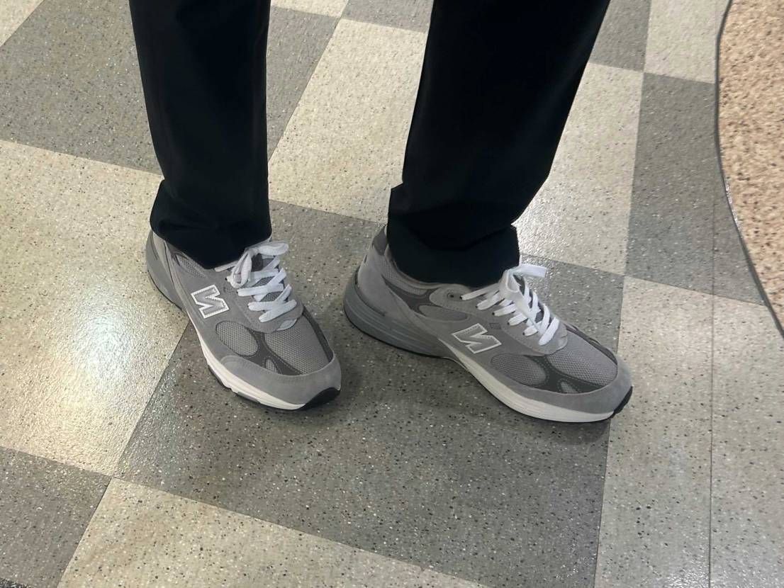 今日はこいつとお仕事👟
993に限らず、グレーカラーのNB