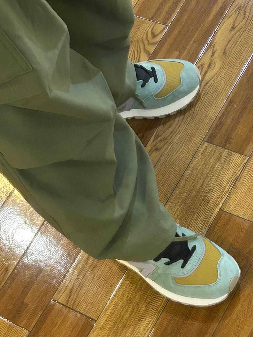 👟🗿🏝️574  まだまだ夏真っ盛りなので、今年の初履き、昨年感じていた甲の硬さ