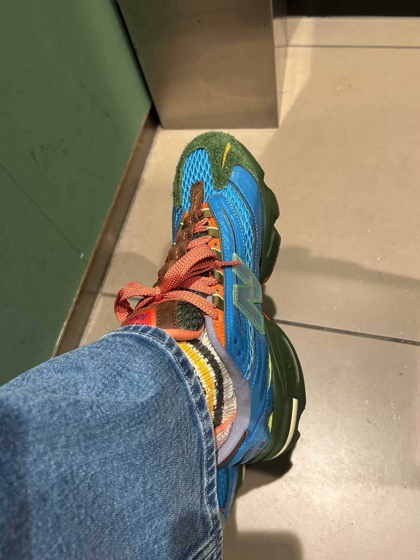 グリーン系のカーゴパンツに合わせるつもりでしたが、
インディゴ薄めジーンズ👖に