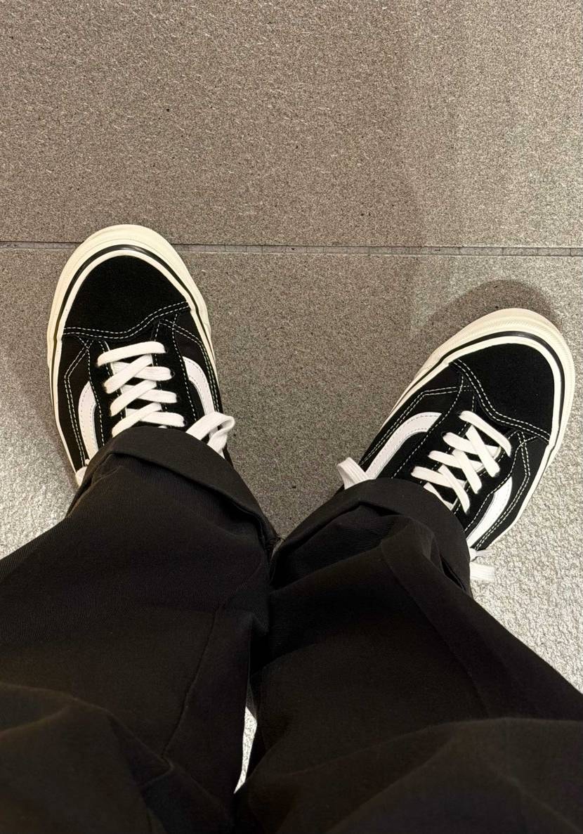 奇跡的に定価で買えたサブロクおろした！
控えめに言って最高！
ずっと履いとき