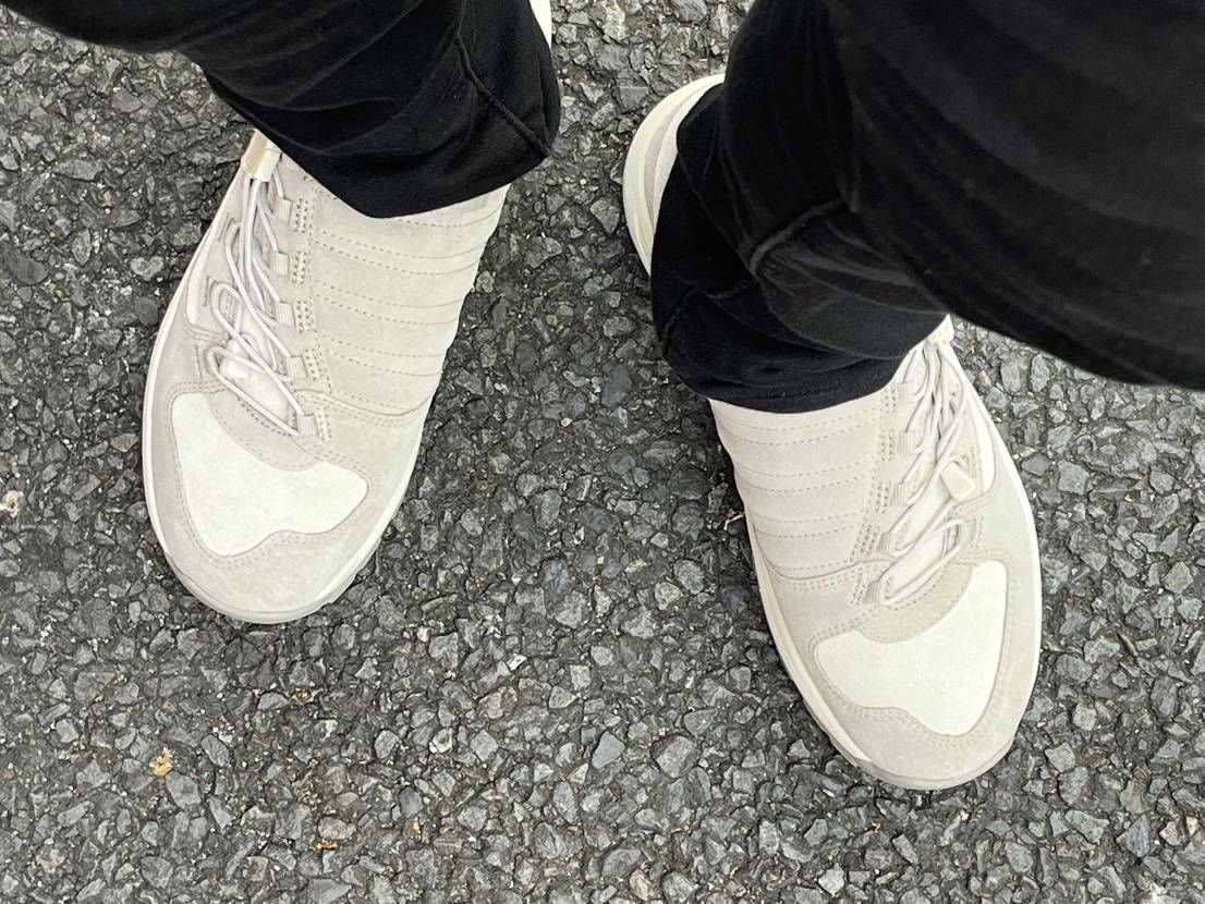 ミーンズワイル×コンバース。最近テック系ばかり履いていたのでやや重く感じるものの