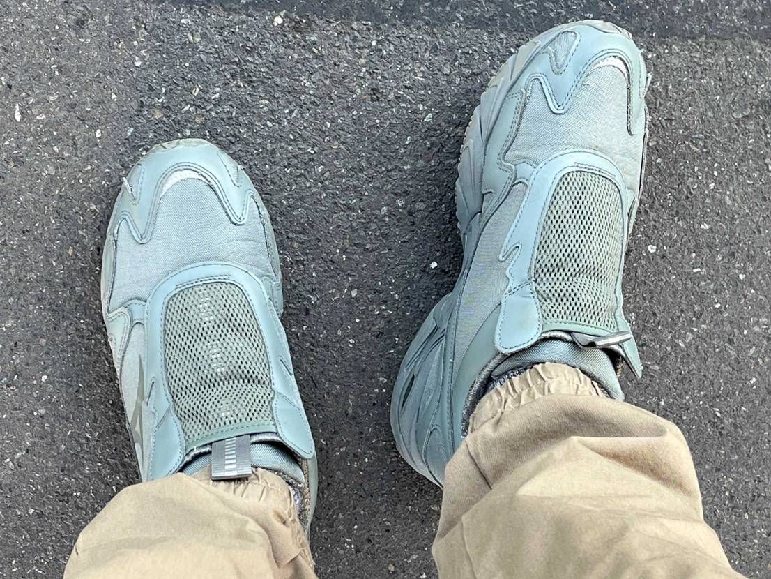 何となくMIZUNOを履く週の2日目はWR10 BEAMS SLIP-ONです。