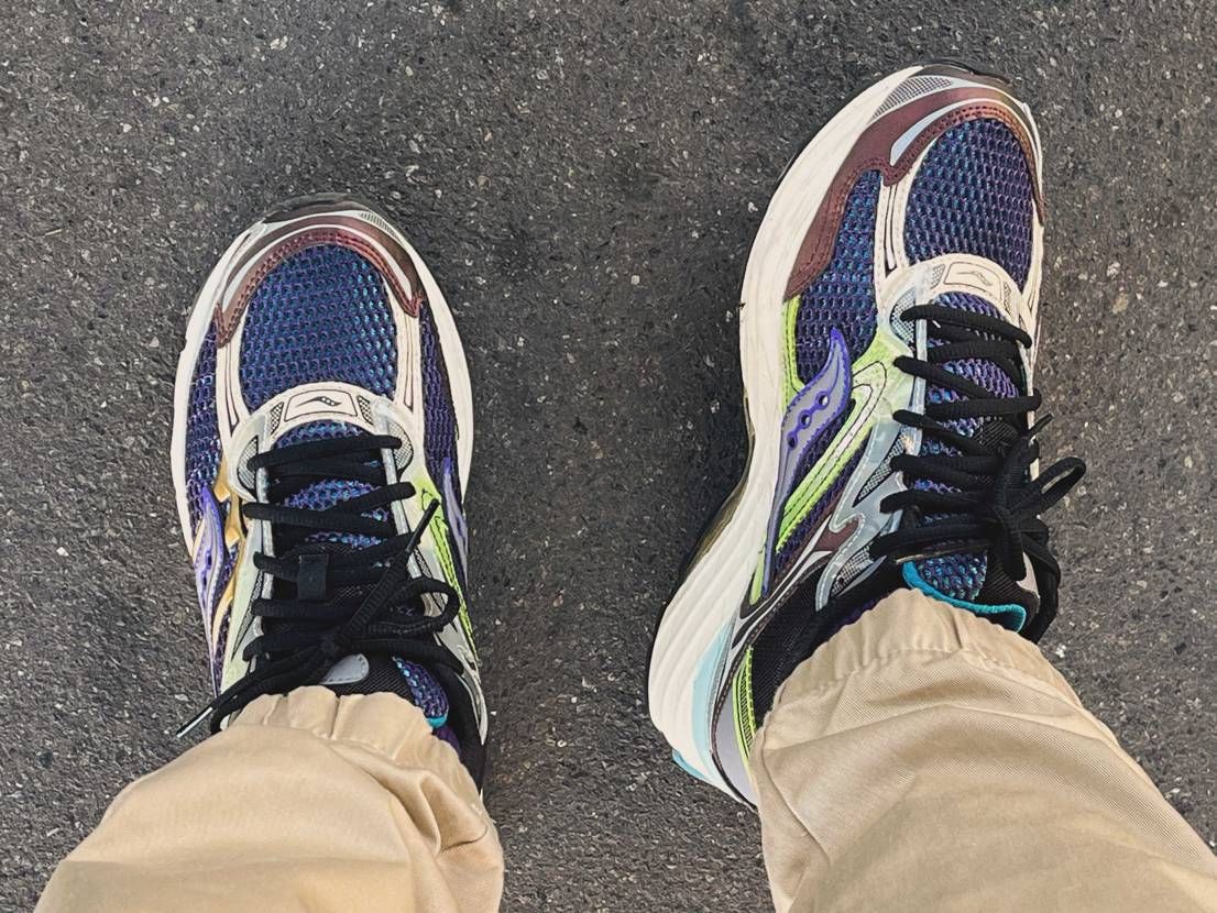 今日はSAUCONY Progrid Omni9 'CRYSTAL CAVE'で