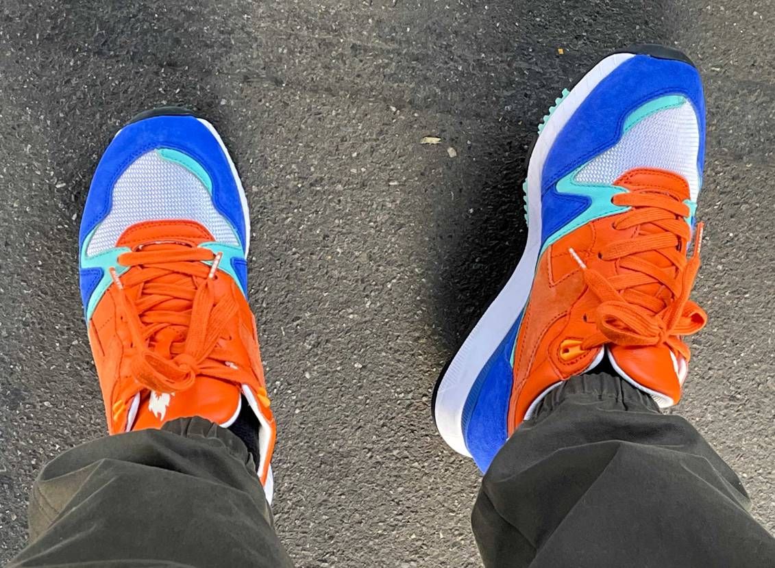 HANON V7000 'Intercity'
鮮烈なカラーリング