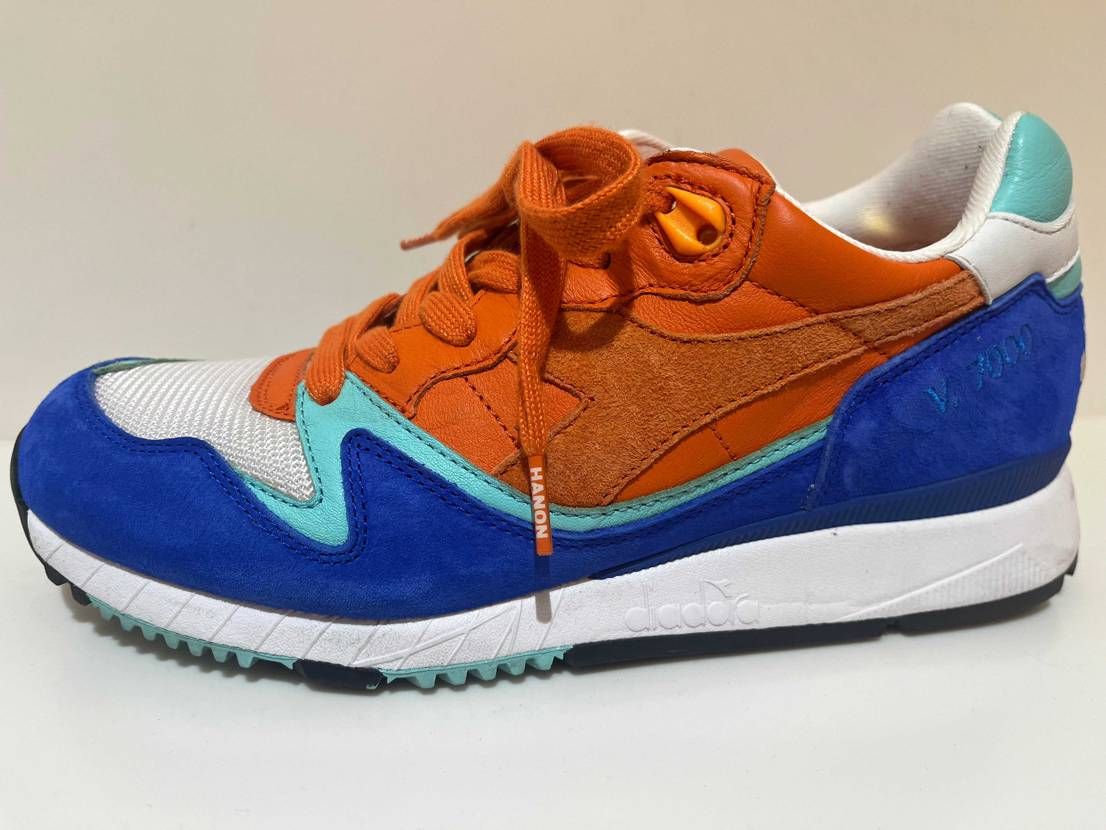 HANON V7000 'Intercity'
鮮烈なカラ