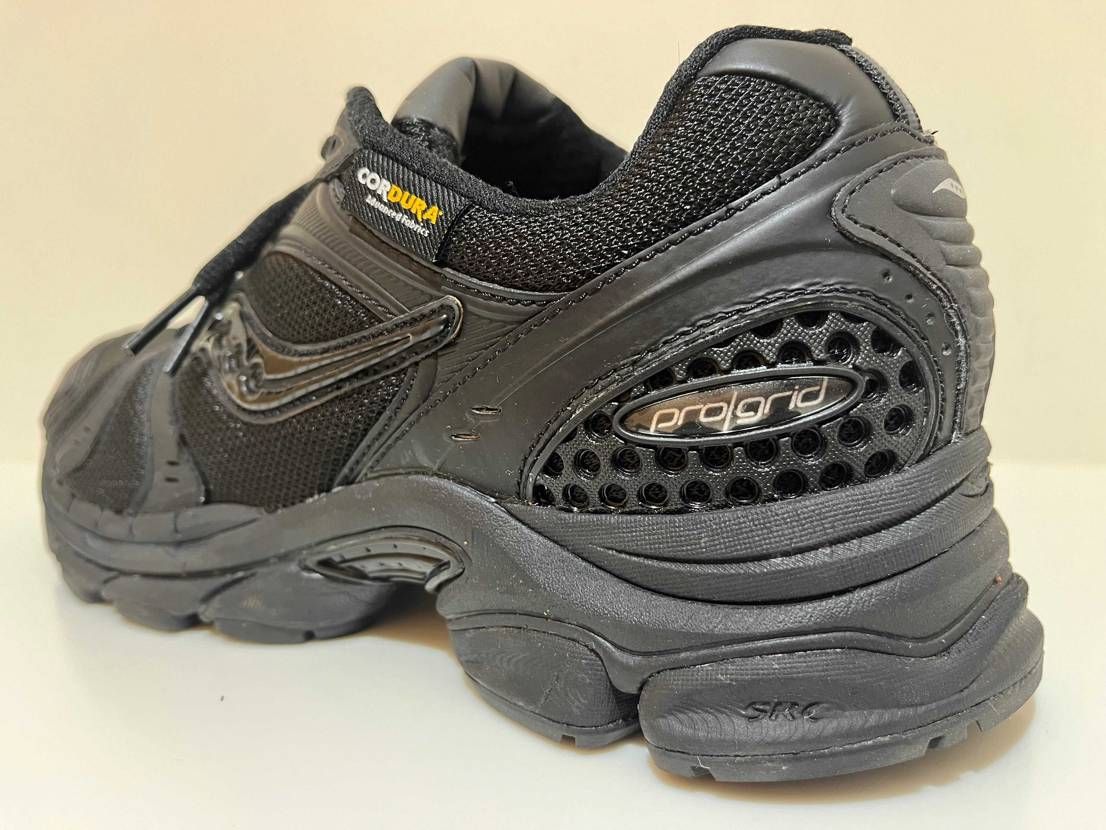 SAUCONY Triumph4 'Gorpcore'
フ