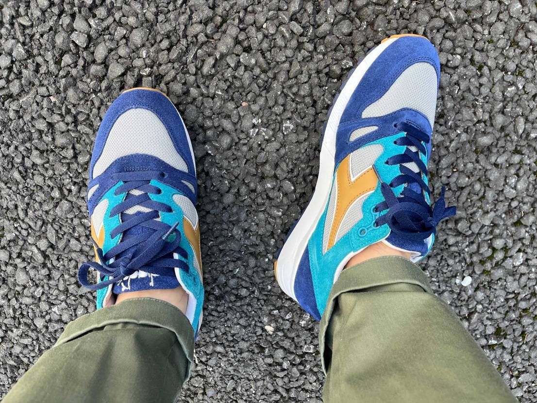 蔵出しDIADORA
S8000 Pattaです。夏らしいカラーリングと素材、
