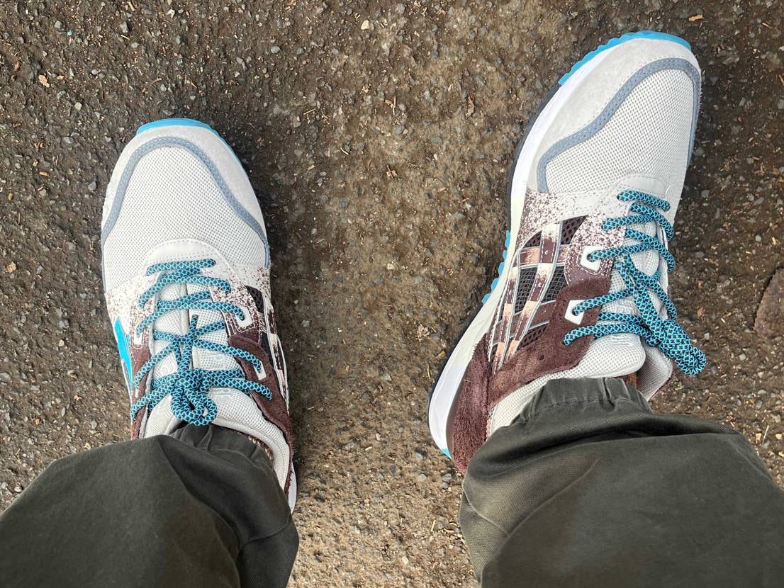 ブラウンのスウェードの質感が良い