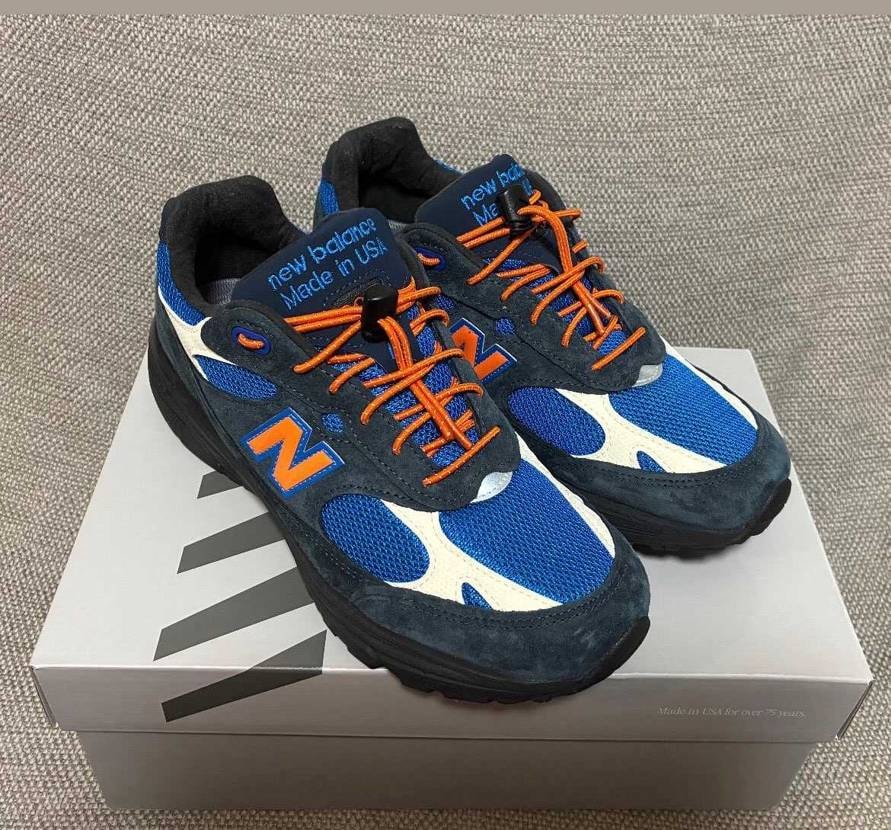 kith×newbalance993 マディソンスクエアガーデンのブラックよりの