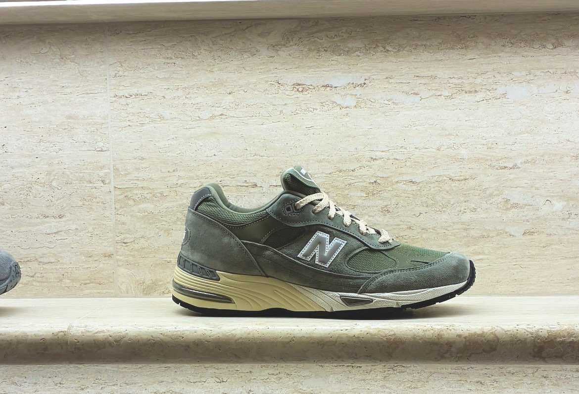 18時過ぎに買うか買わないかは別として、
ダメ元でkith osakaへ急ぎ足