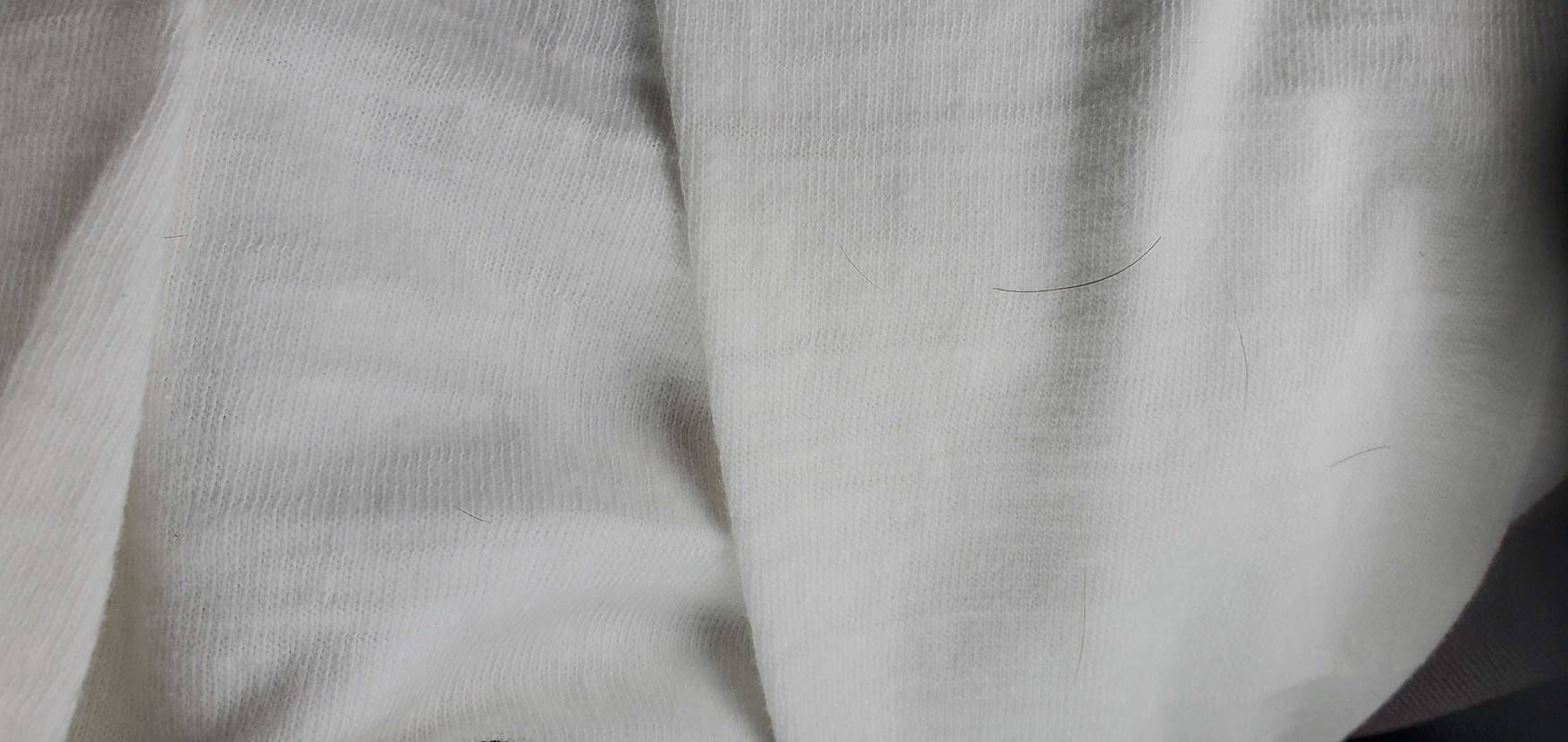 新品購入で猫の毛みたいなの全体的についてんだけど…
せめて鑑定の時取ってくれな