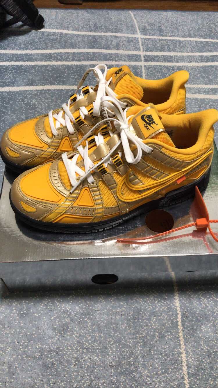 27.5を中古で22000円で出品しています！！
一回履いた程度なので美品で、