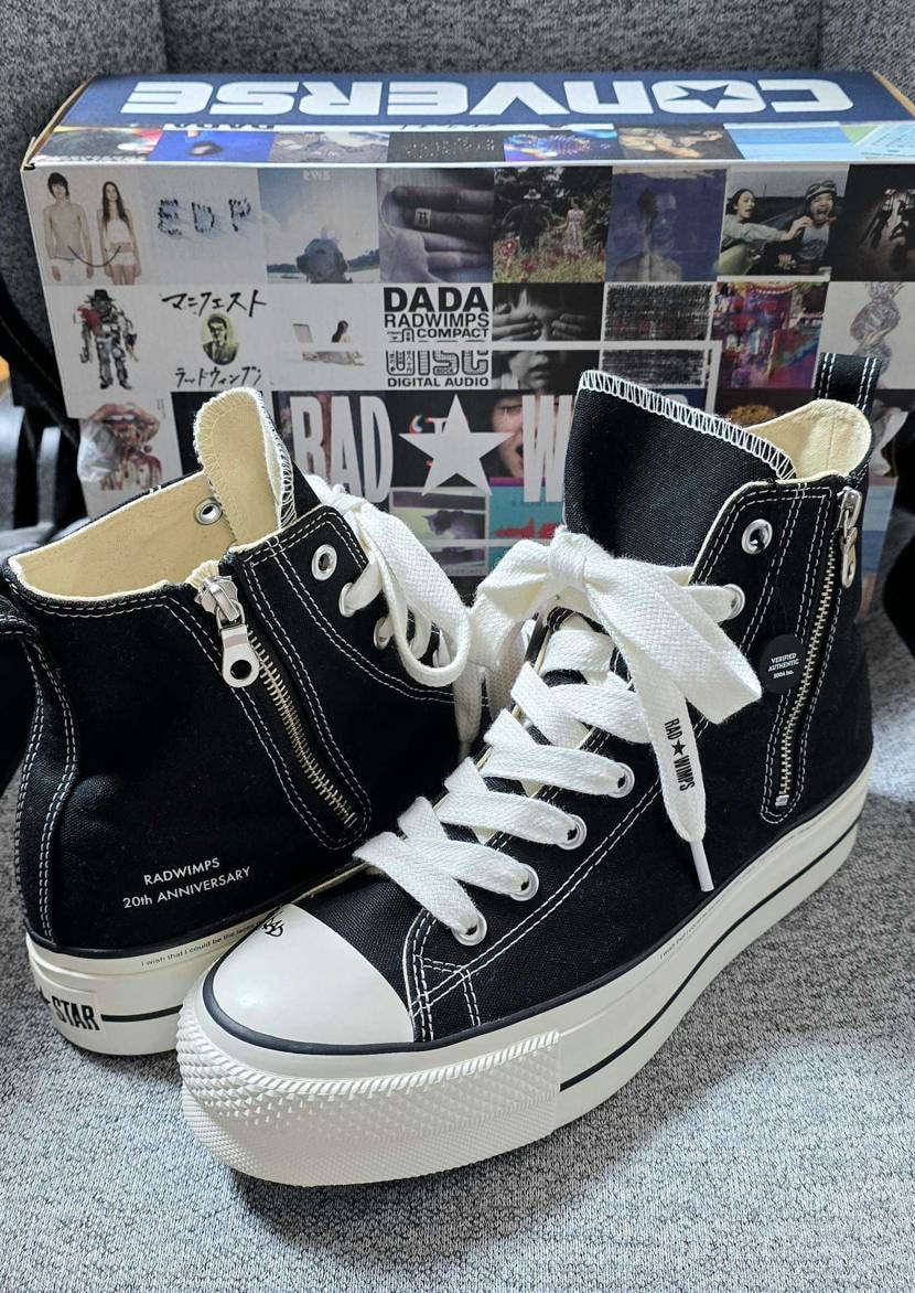 RADWIMPSの20周年なだけに拘りが詰まったコラボモデル
インソールはRE