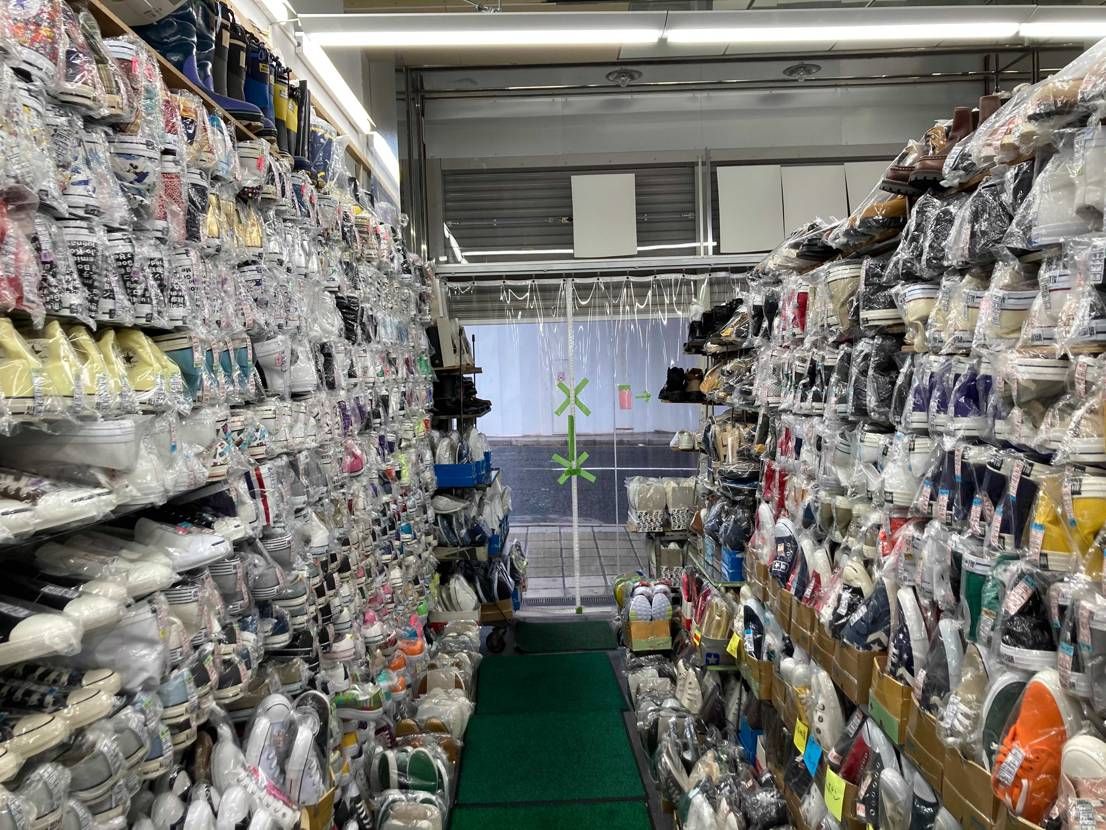 久々にコンバースの名店、柿本商店へ！
デニムコレクション増やそうか検討中。