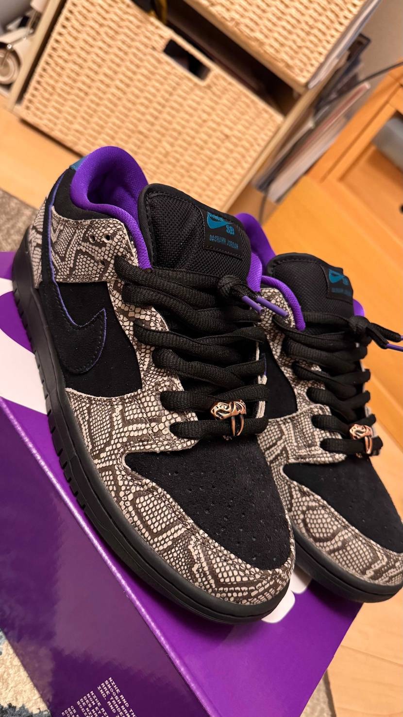 明日のお出かけ準備万端😁
早速履いてっちゃおう👟🐍

