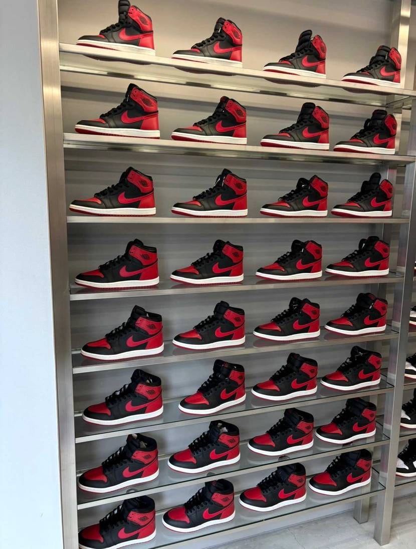 違うんです。誤解なんです！おんなじ靴に見えるけど全部違う靴な