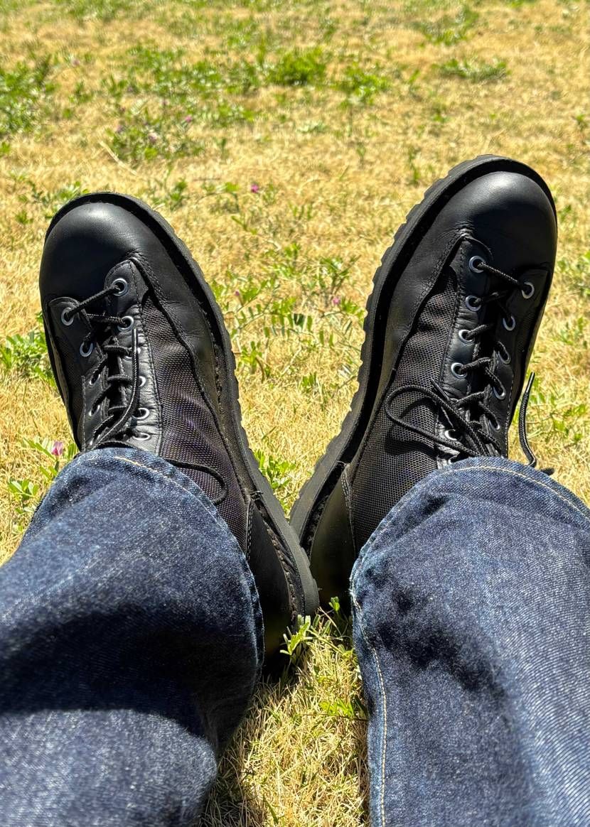 今日はダナー慣らしの地元散歩。
天気も良く気持ち良いですね。