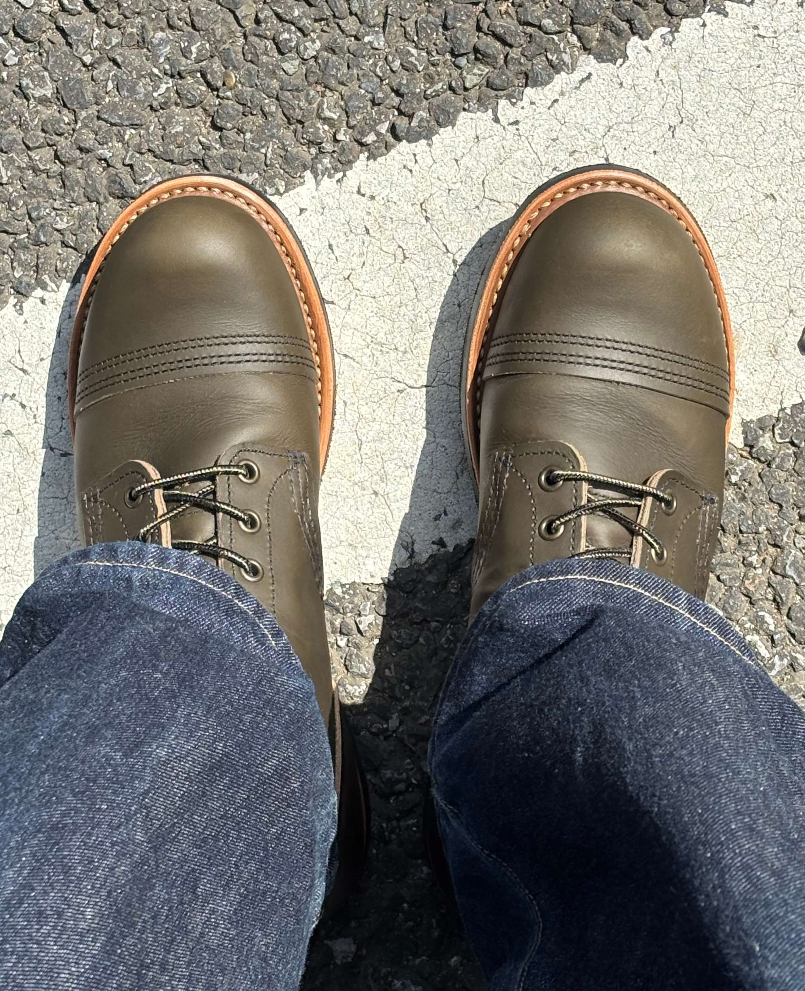 スニーカーじゃないけど・・・
量産型ザク本日ロールアウト。