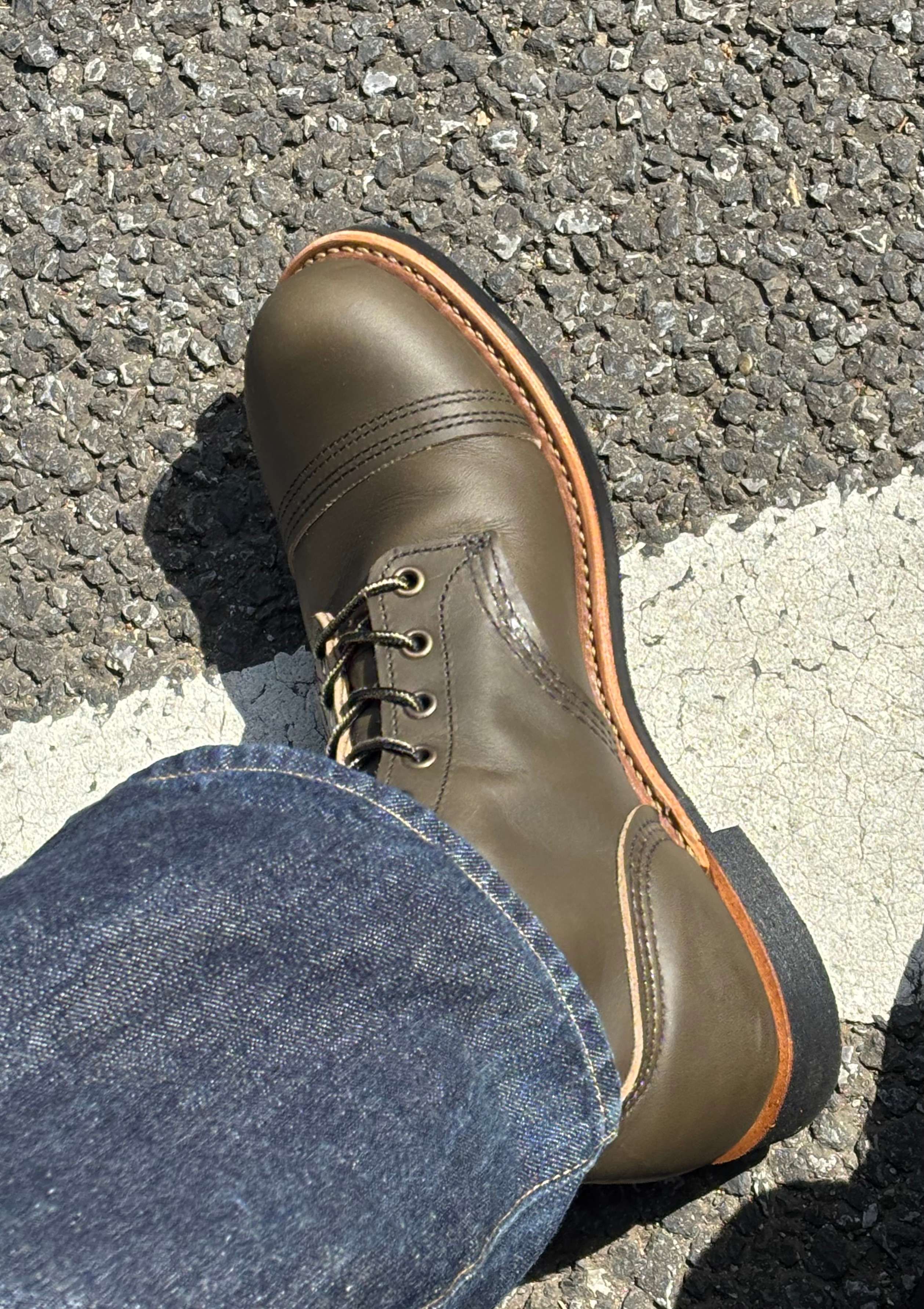 スニーカーじゃないけど・・・
量産型ザク本日ロールアウト。