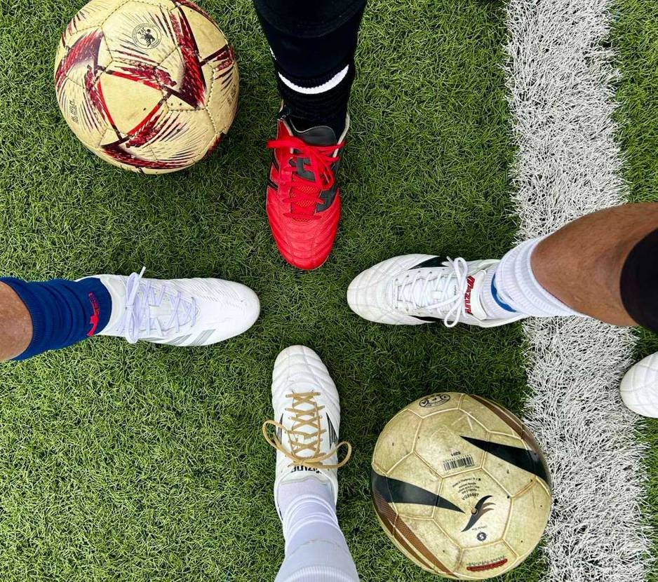 小学生、中学生時代の同期数名と試合してきました。
とりあえず、記念撮影。
