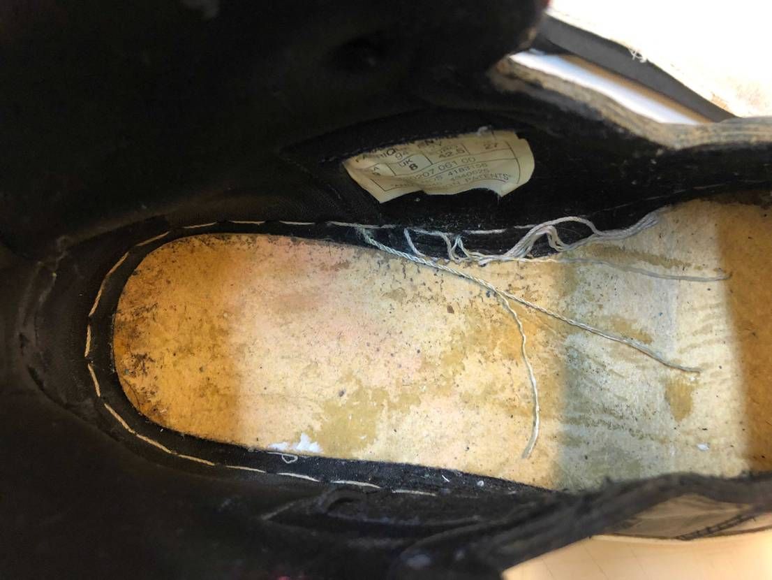 94  AJ1のミッドソール加水分解にお困りの方。
85と94はドライヤー等で