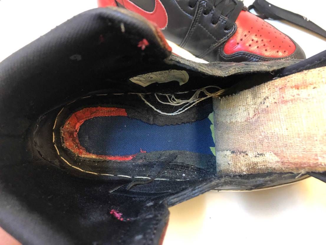 94  AJ1のミッドソール加水分解にお困りの方。
85と