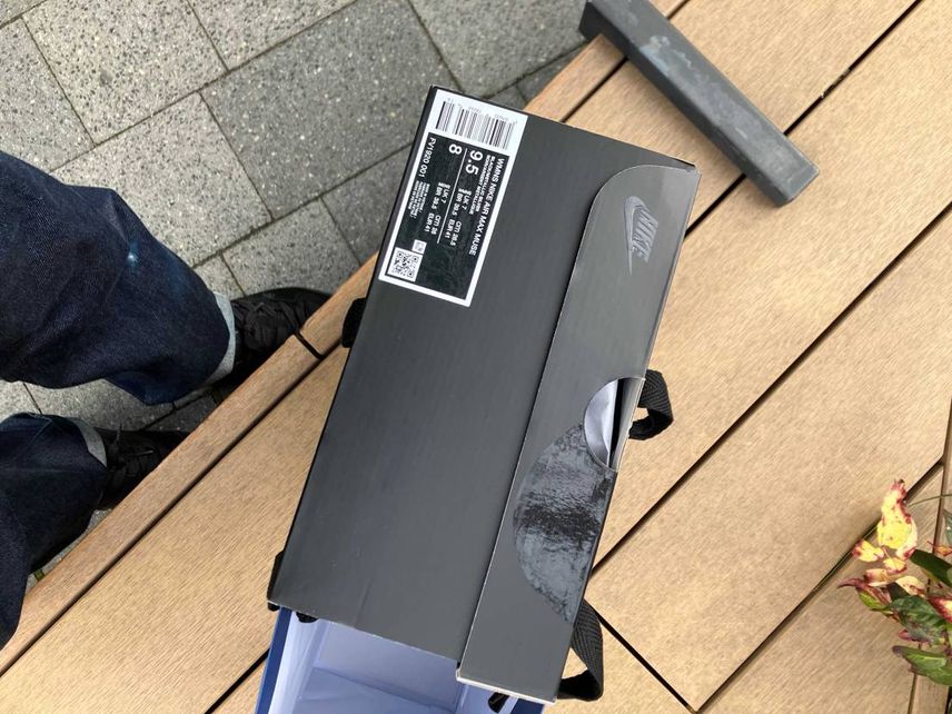 ルクア大阪2人しか並んでませんでした。今なら大きいサイズでも買えると思いますよ‼