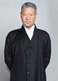 長家のチャン会長です。これで46歳です。