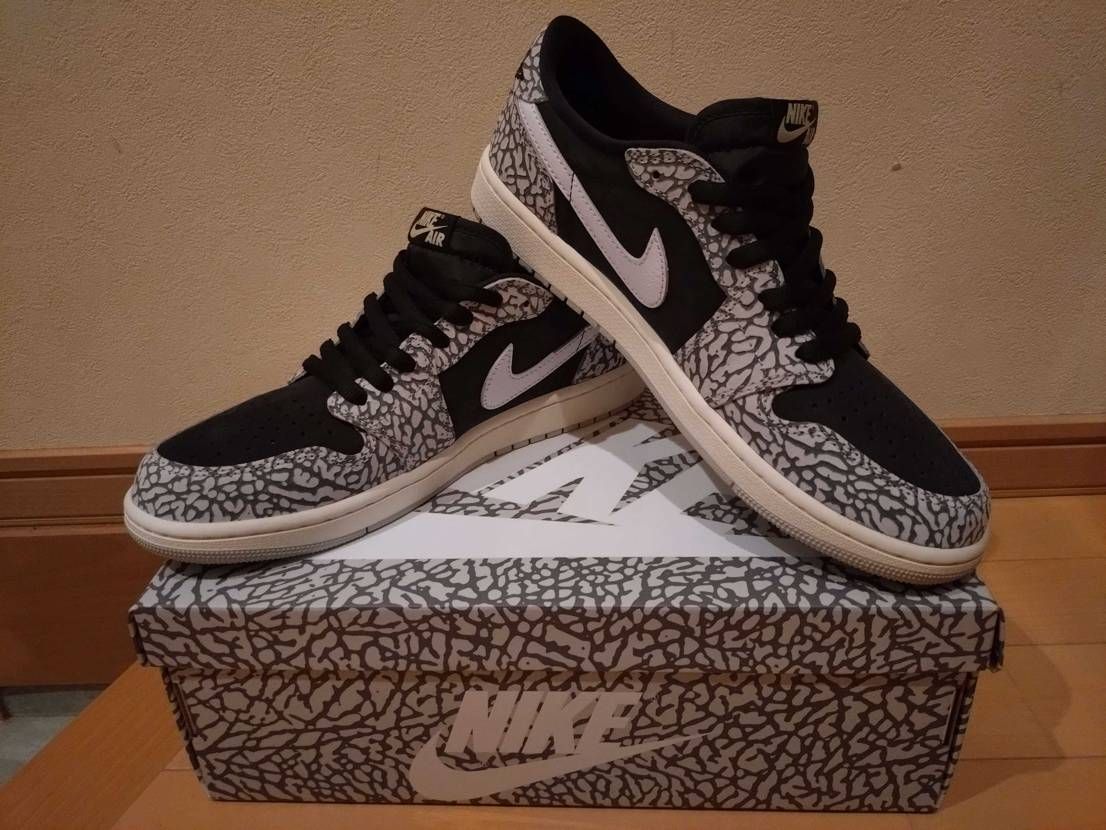 今更ですがブラックセメントが気になりすぎて
購入しました！
なんてカッコイイ