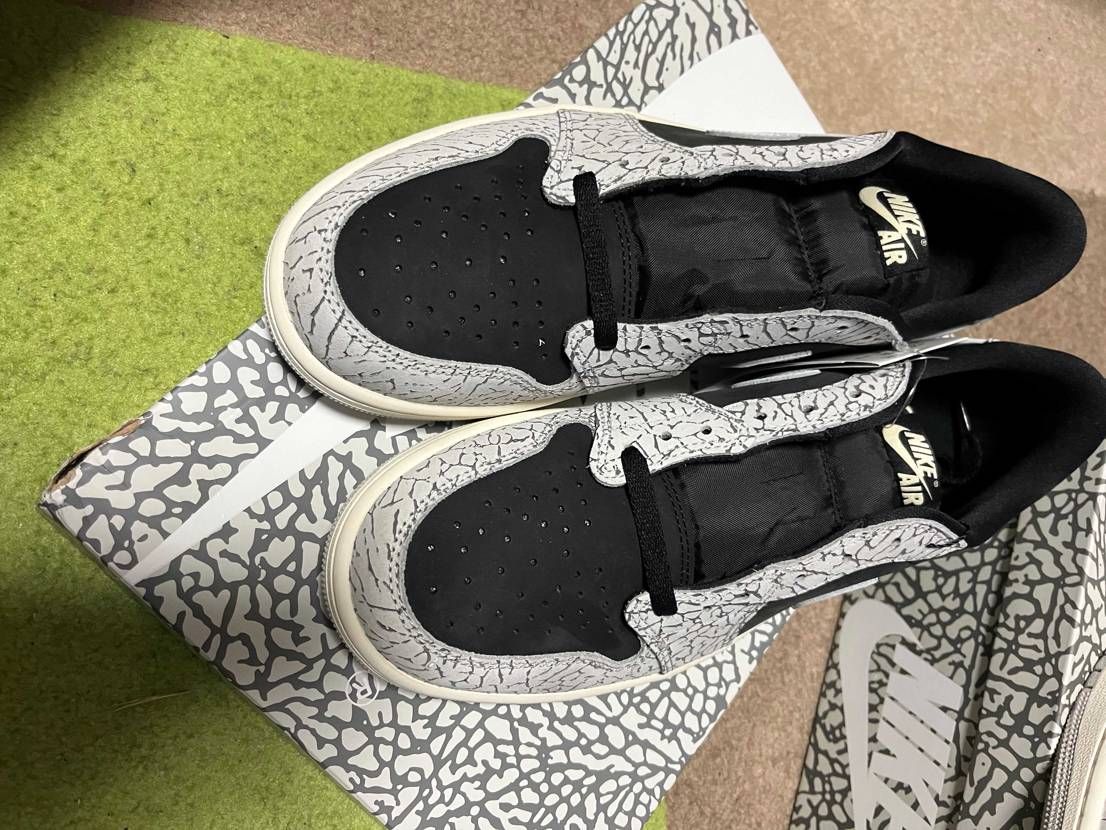 スニダンさんでWOFでの購入より先に買っていた商品が届いたのですが、箱破れてる、