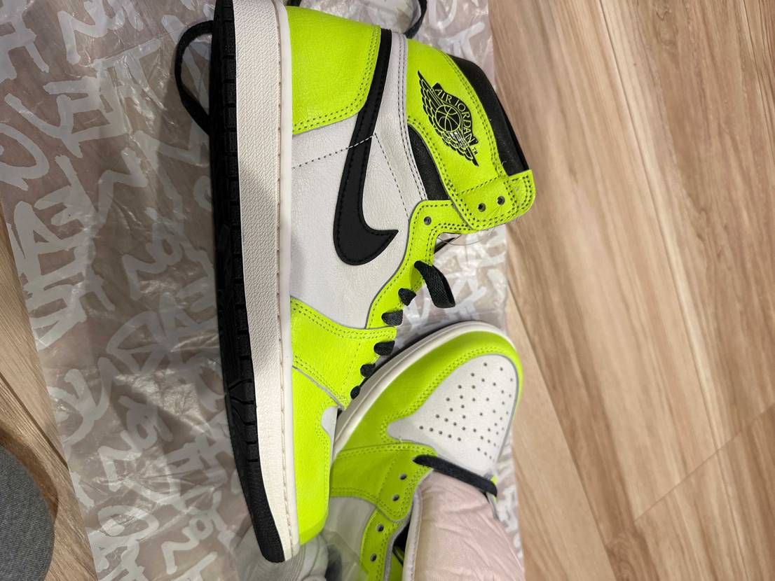 初めてのジョーダン1🥹
いい紐の色ないかなー
この靴に合うやつー