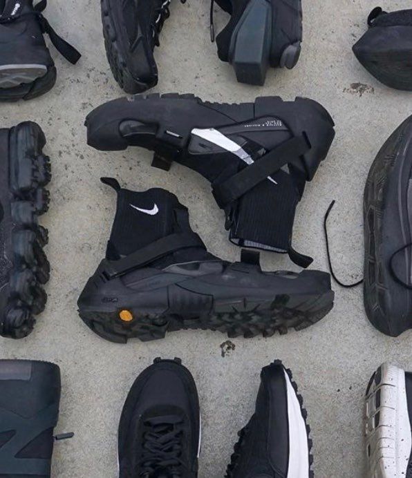 このスニーカーわかる方是非教えて頂きたいです、、🙇‍♂️