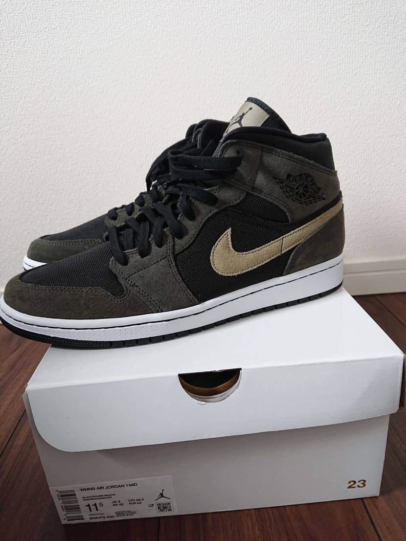 WMMS AIR JORDAN1 MID
Nike.comから届きました。
思っ