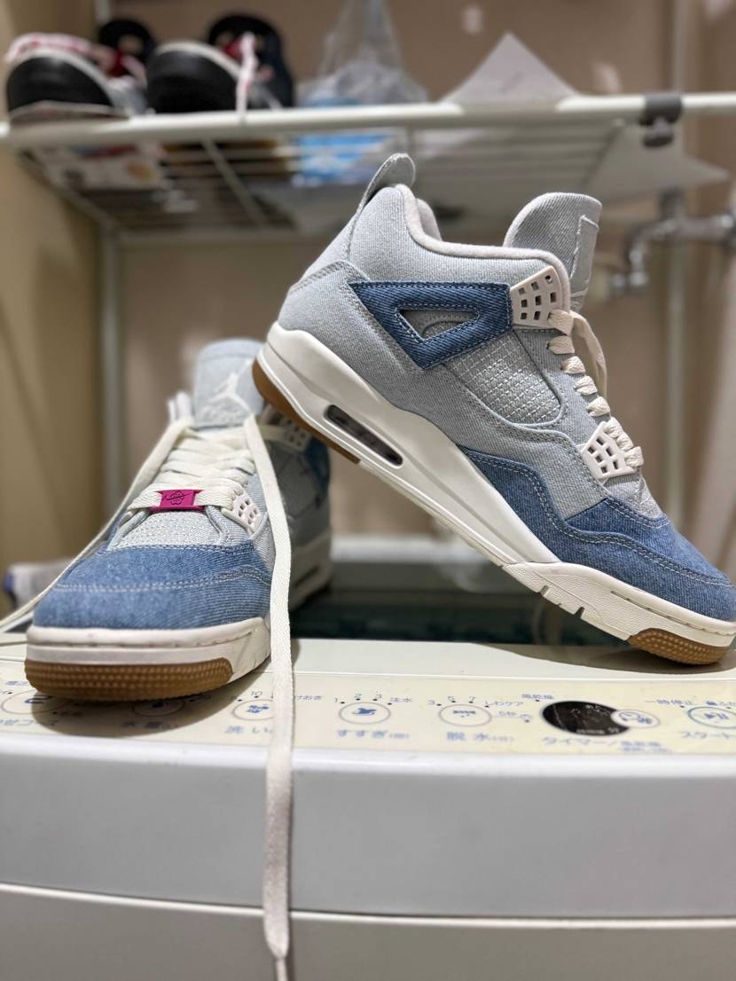 久しぶりにNIKE梅田巡り行って来ました
そこでお洒落なAJ4デニムを発見して