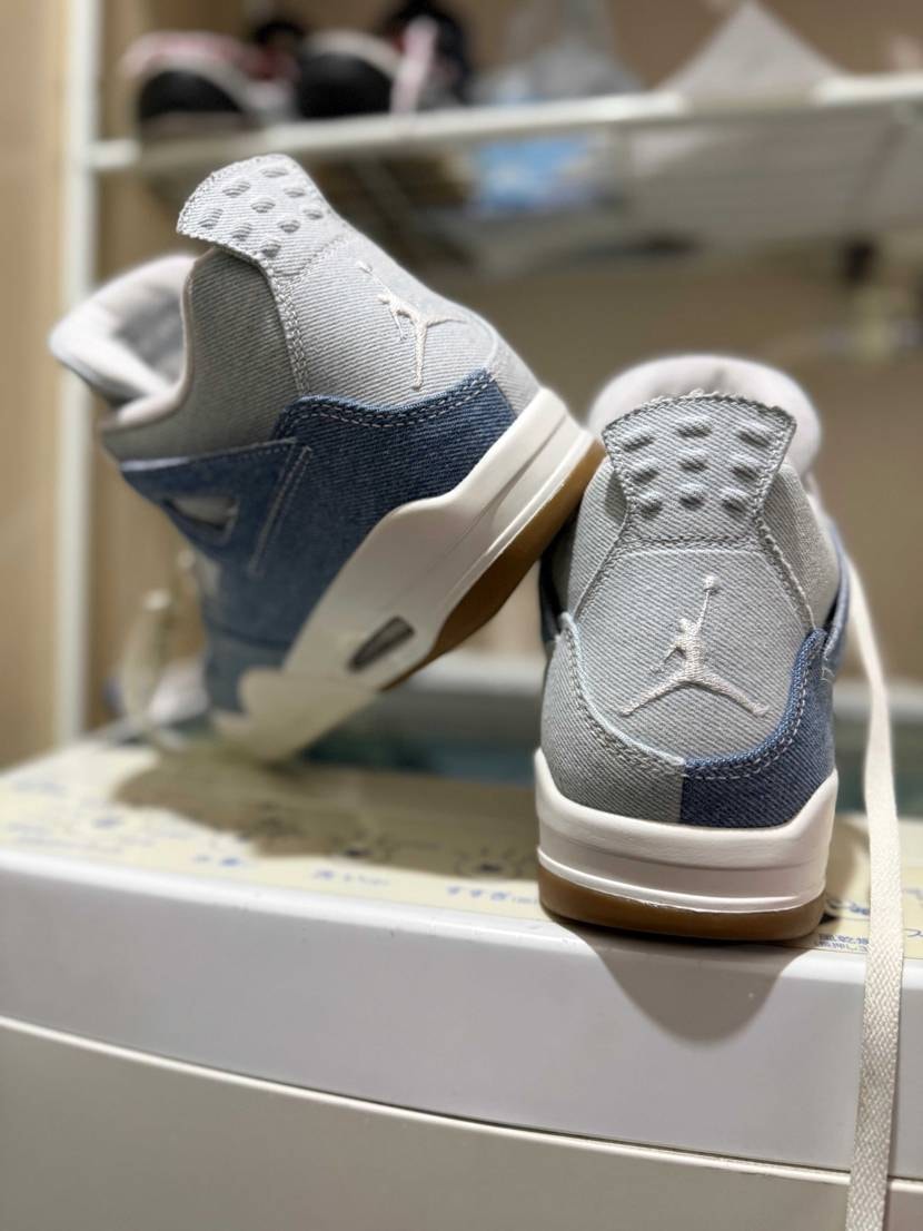 久しぶりにNIKE梅田巡り行って来ました
そこでお洒落なA