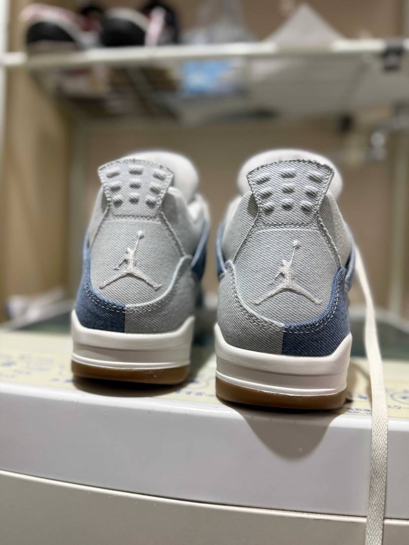 久しぶりにNIKE梅田巡り行って来ました
そこでお洒落なA