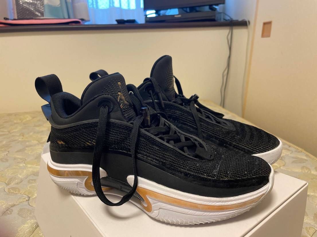 エアジョーダン36lowのシューレースストッパーを、ジョーダ