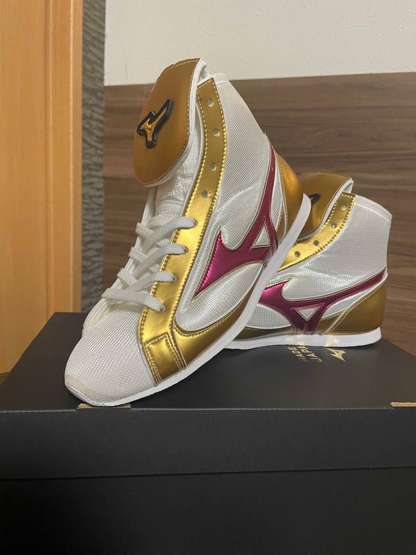 スニーカーじゃないけど娘のリングシューズ💜
MIZUNO by you😁
4