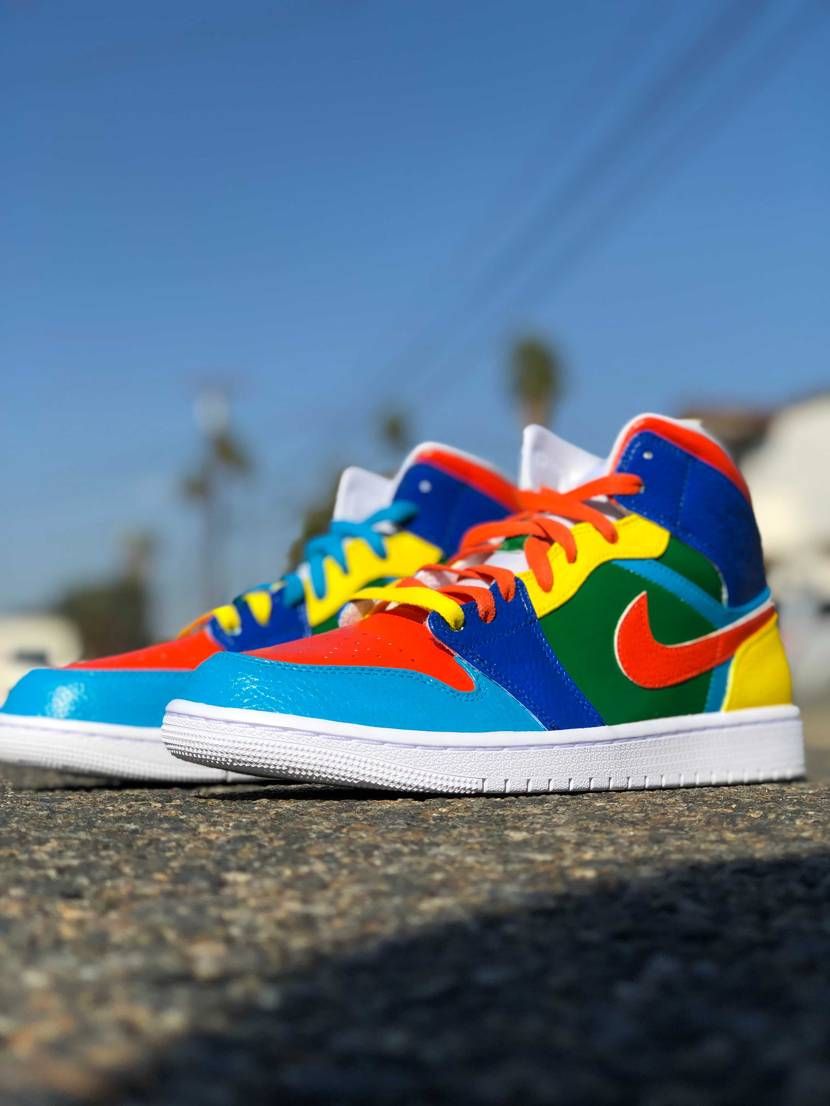 エアジョーダン1ミッドをカスタムペイントしてみました。

どうですかね？