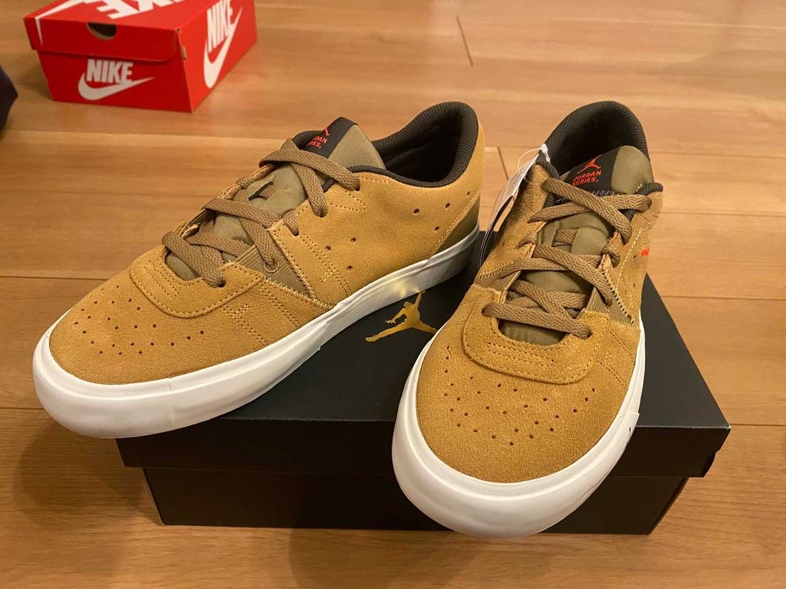 ジョーダンシリーズのLOW❗️

どんな服でも合わせやすいな🌞