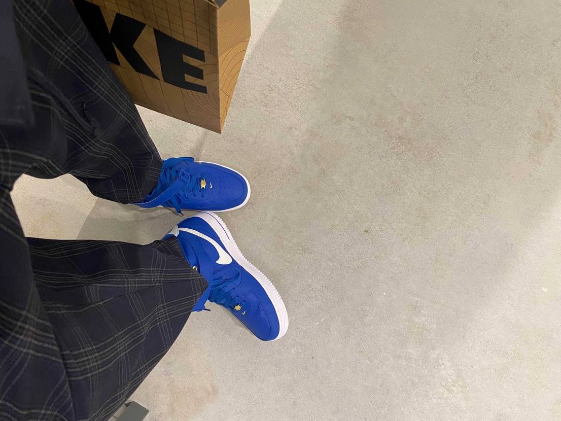 エアフォース1 40周年スニーカー😎

濃い青がいいなぁ🌞