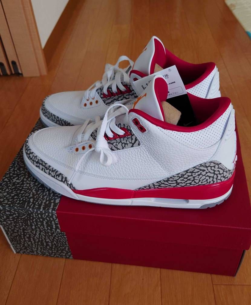 久しぶりに刺さった一足！
赤の部分もボルドー寄りの赤で満足な一足です。
サイ