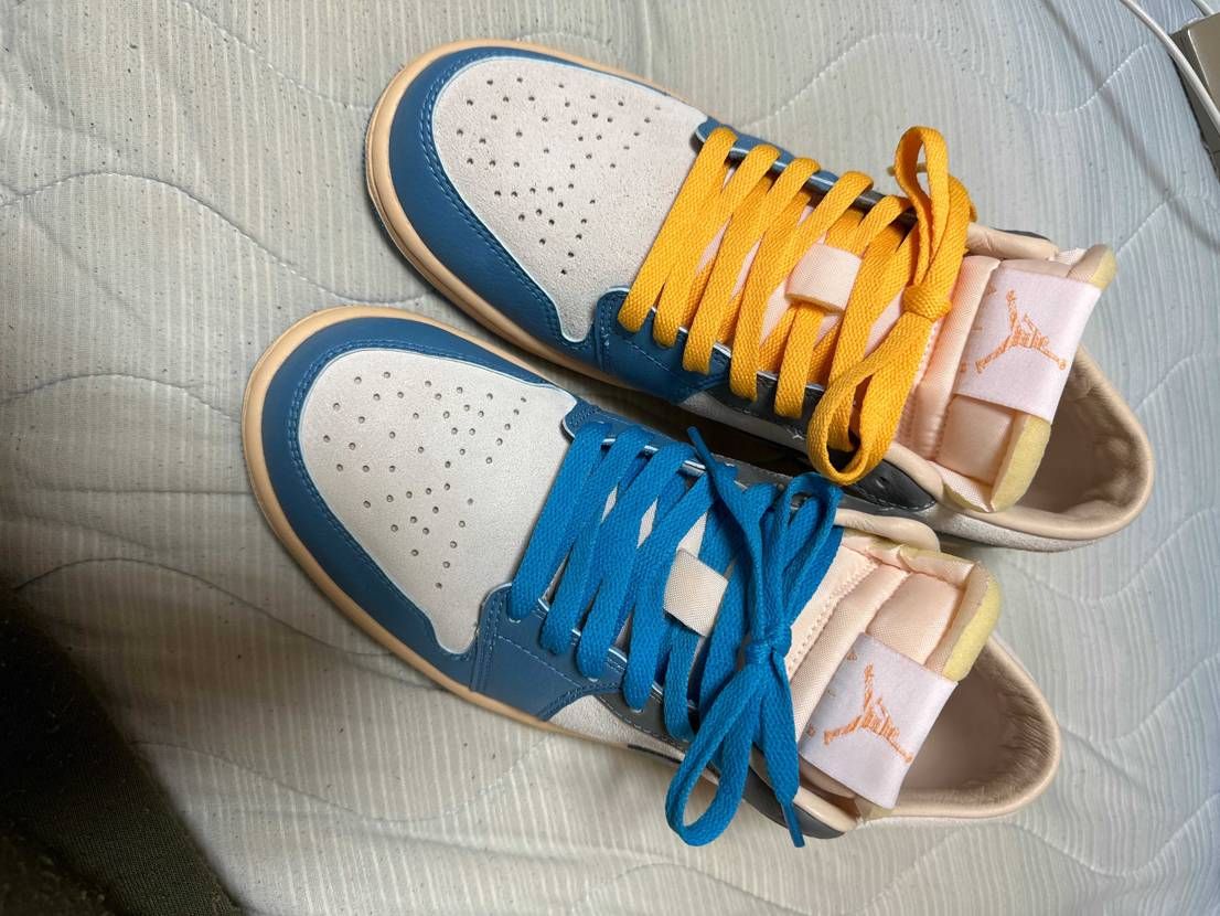 シューレース何色がイイですかね。