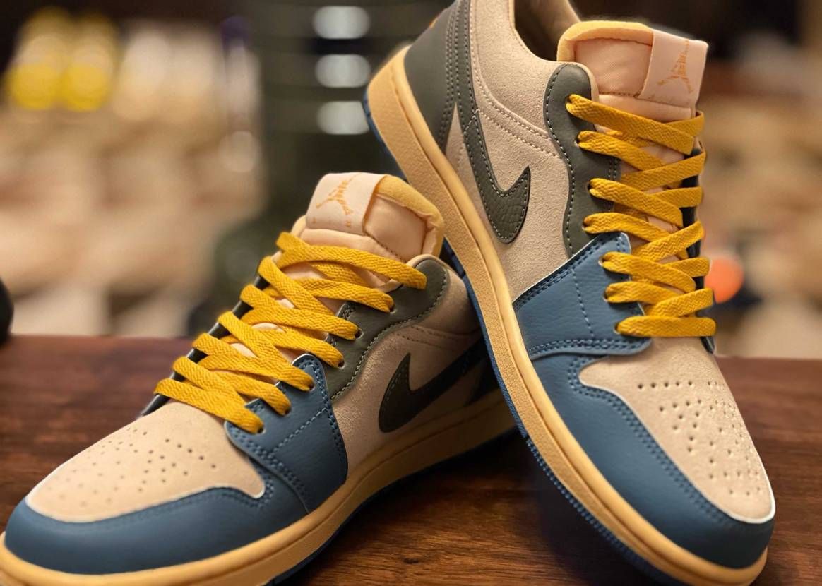 kicks gold 橙色　こんな感じです♪