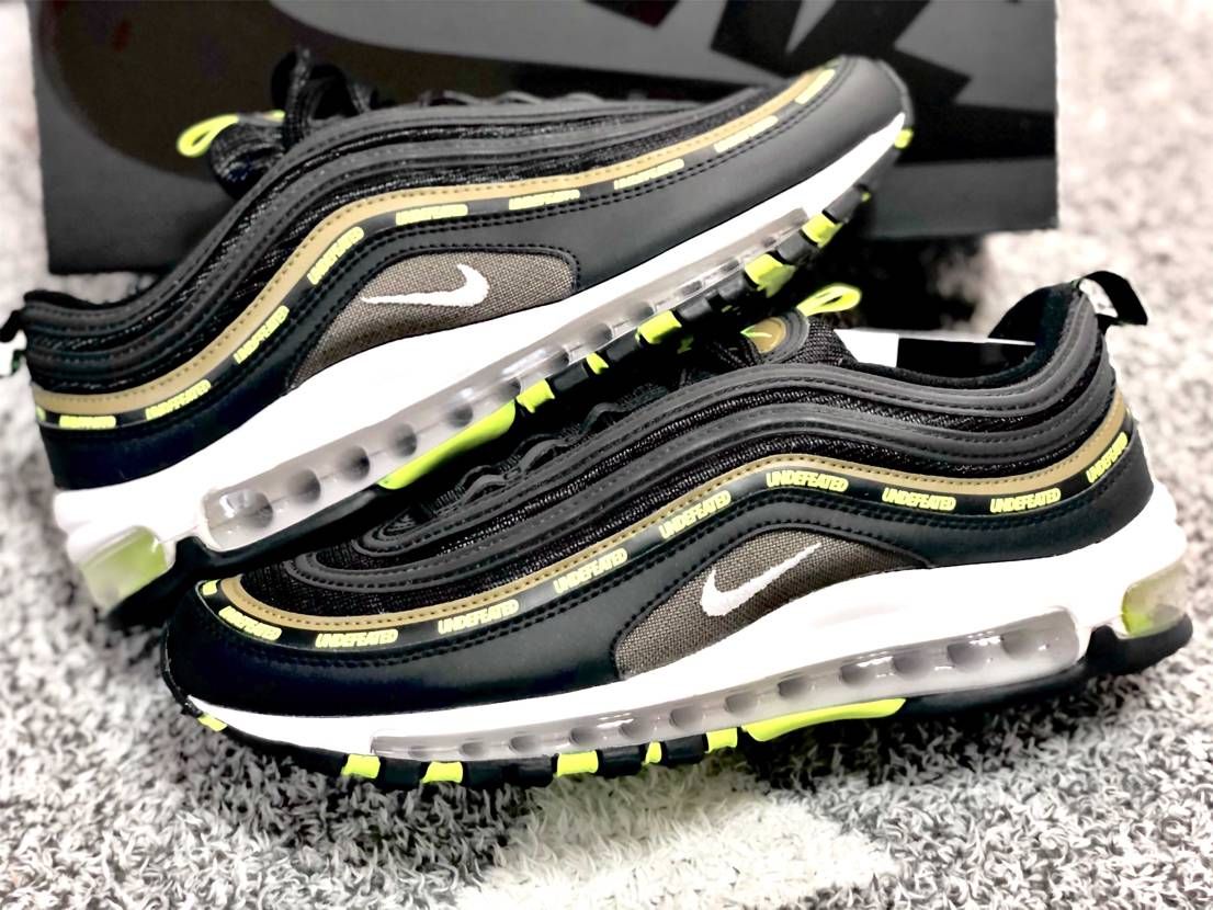 今年ラストはこちらでした💁‍♂️
UNDEFEATED x NIKE AIR 